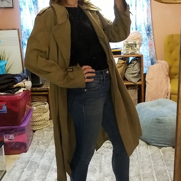 Classic London Fog Trench Coat - Picture 2 of 8